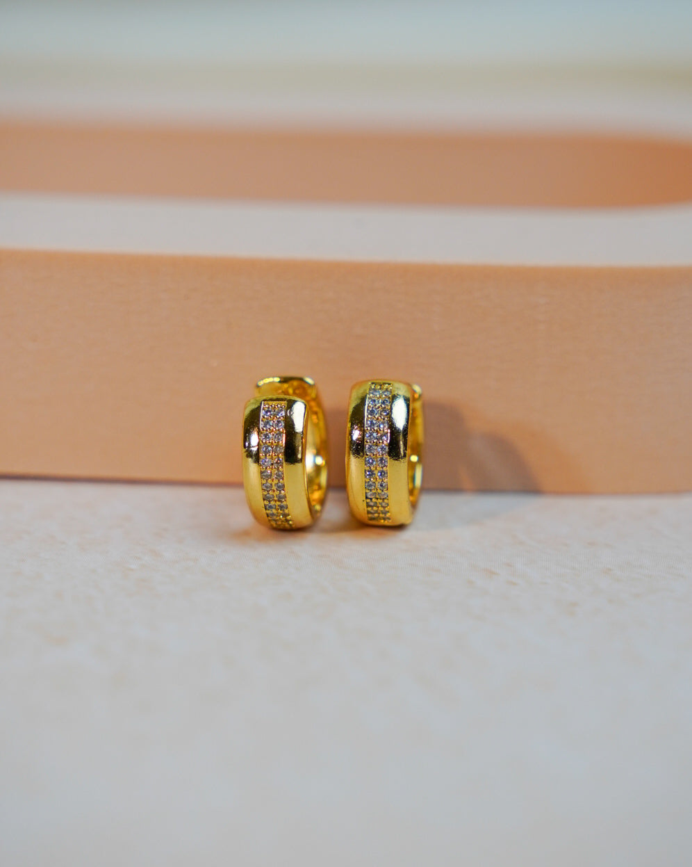 ORO-Round Everyday wear Hoops