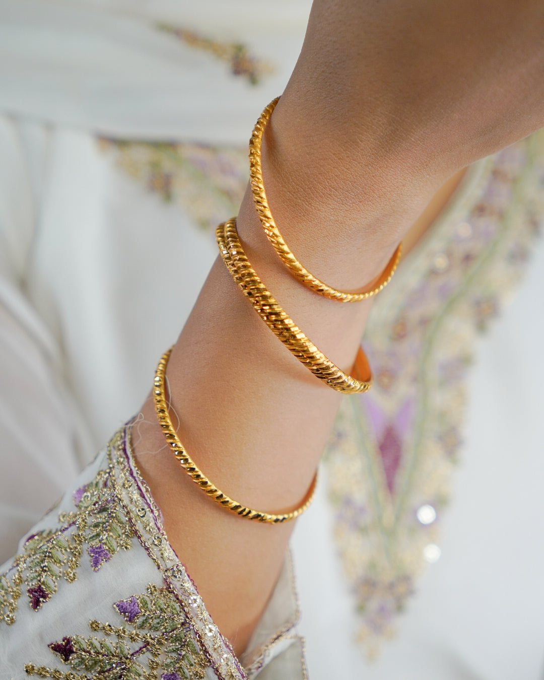 ORO- Traditional Churi Bangles Set