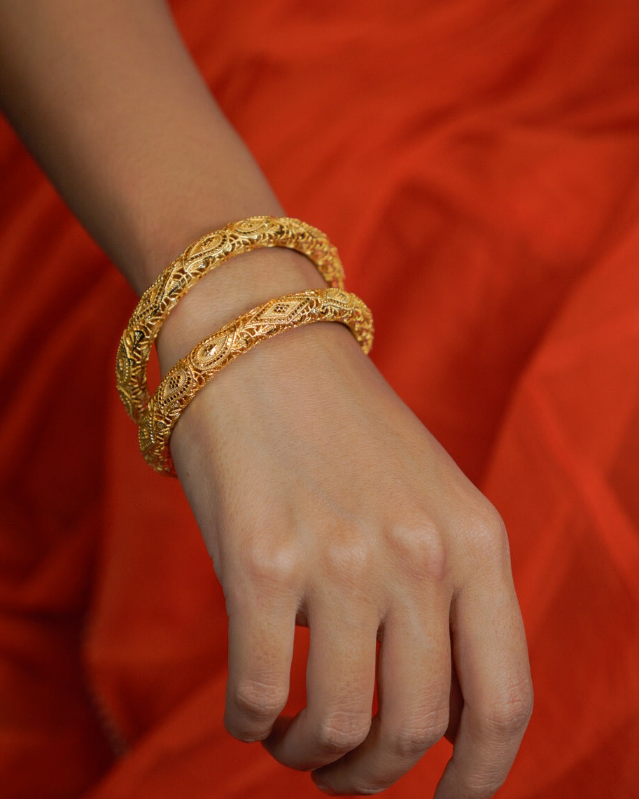 ORO- Gold Paisley Bangles