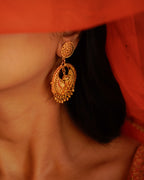 ORO-Gleaming Gold Chandbali Earrings