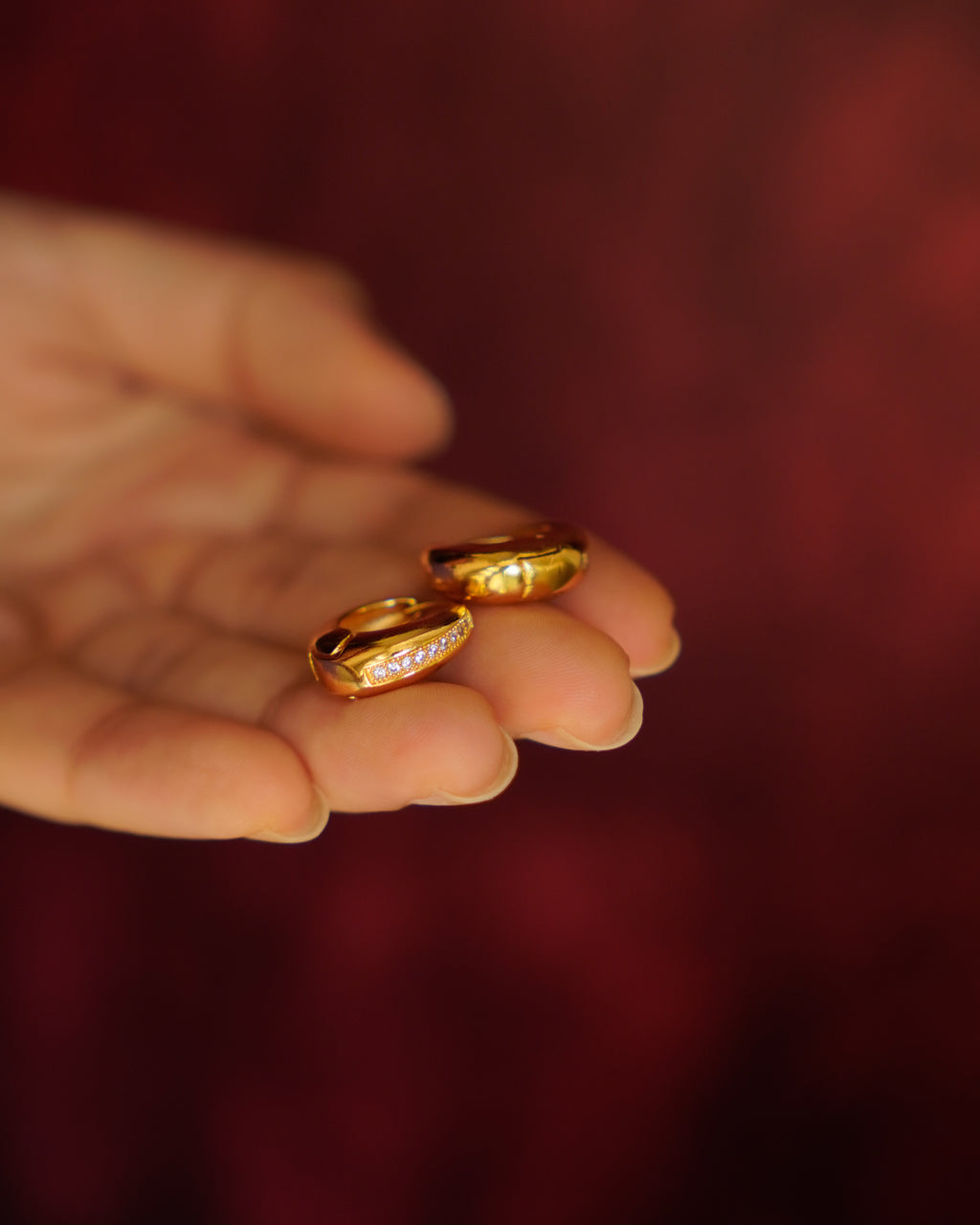 ORO- Gold Plated Minimal Round Hoops