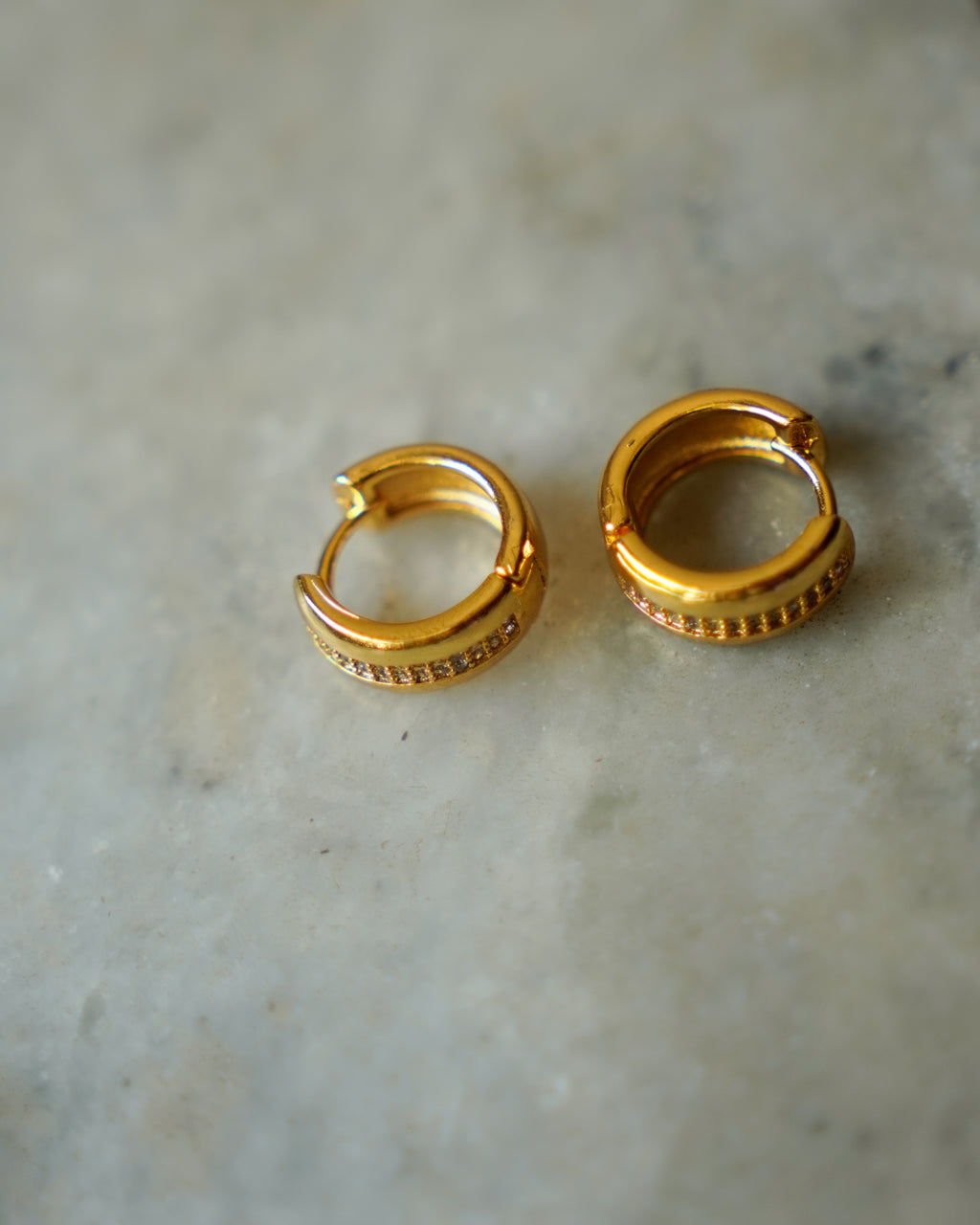 ORO-Round Everyday wear Hoops