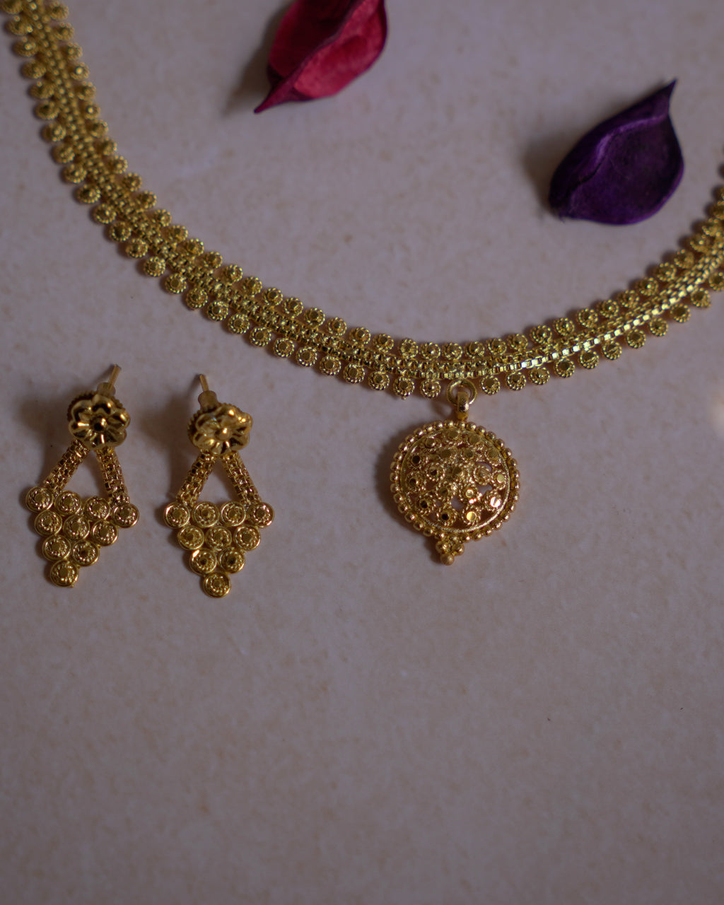 ORO-Alluring Gold Necklace Set