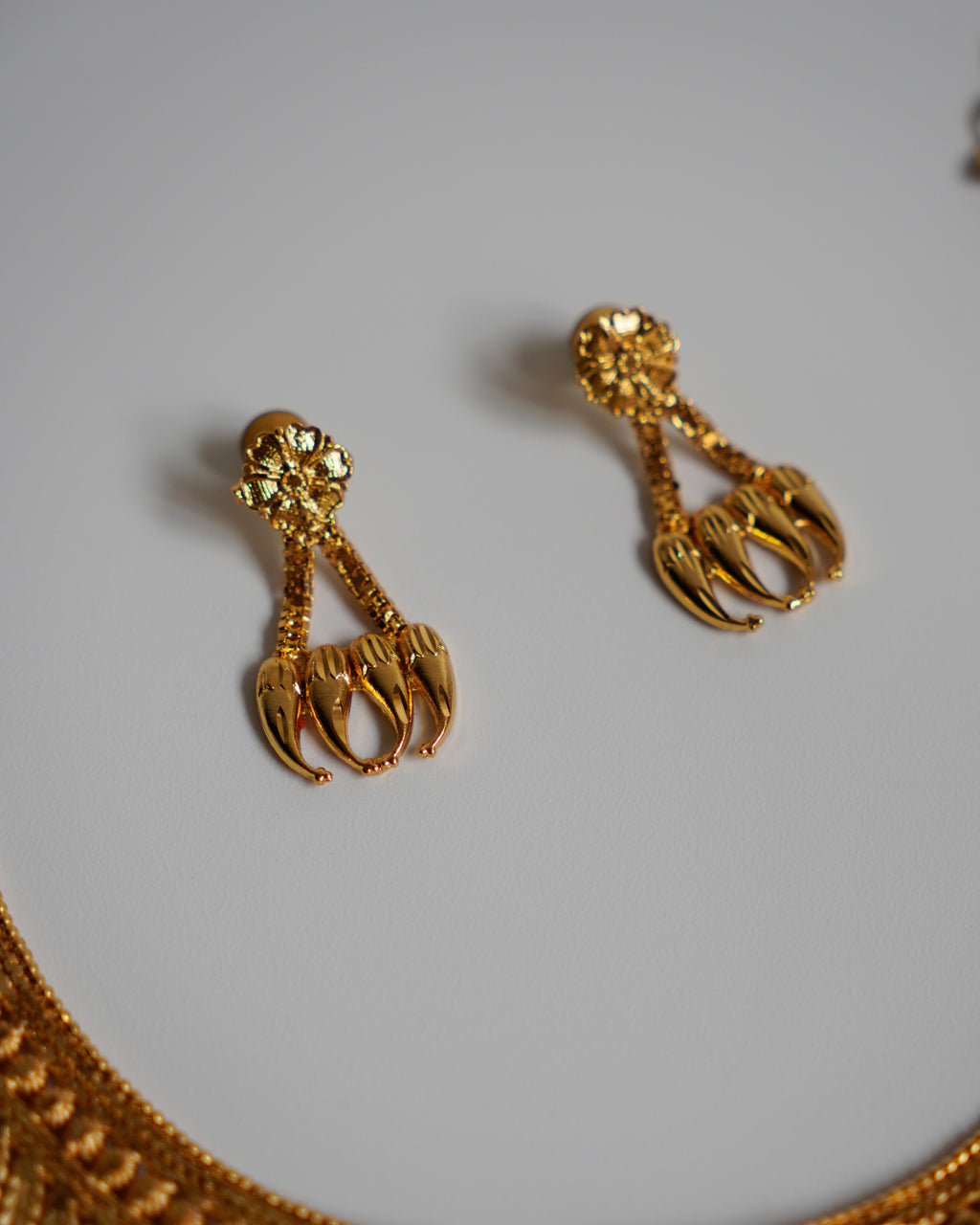 ORO- Gold Necklace Set
