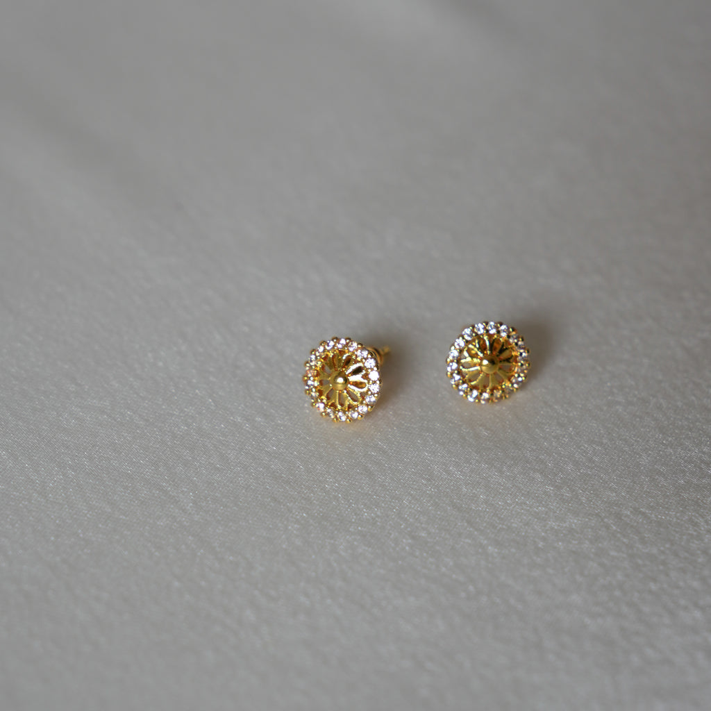 Oro- Blooming Flower Stud Earrings
