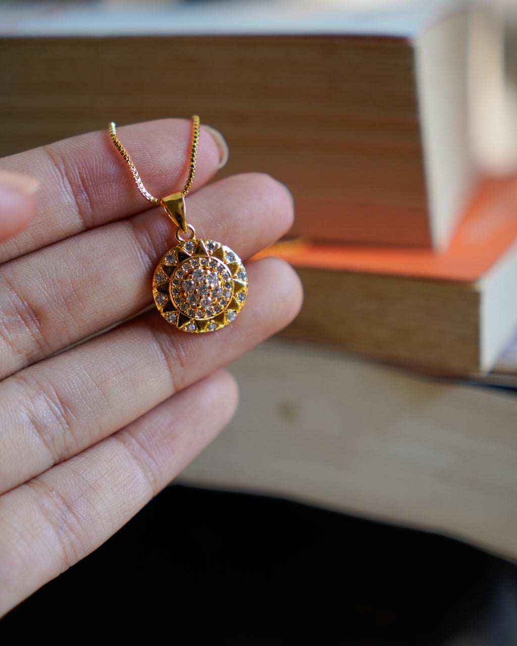 ORO- Classic Gold-Plated Pendant Set with Earrings