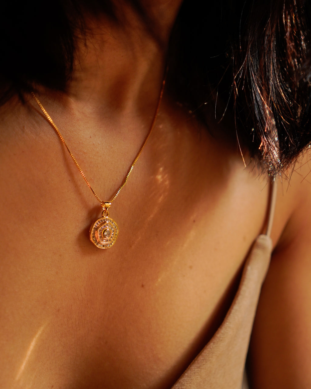 ORO- Intricately Designed Gold-Plated Pendant & Earring Set