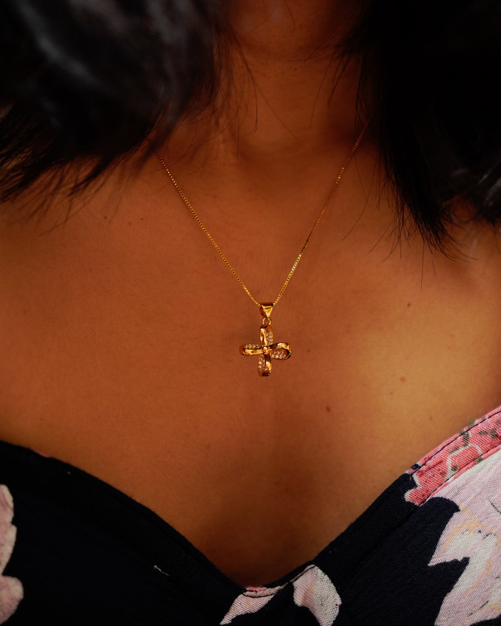 ORO- Gold-Plated Bow Pendant Set with Earrings