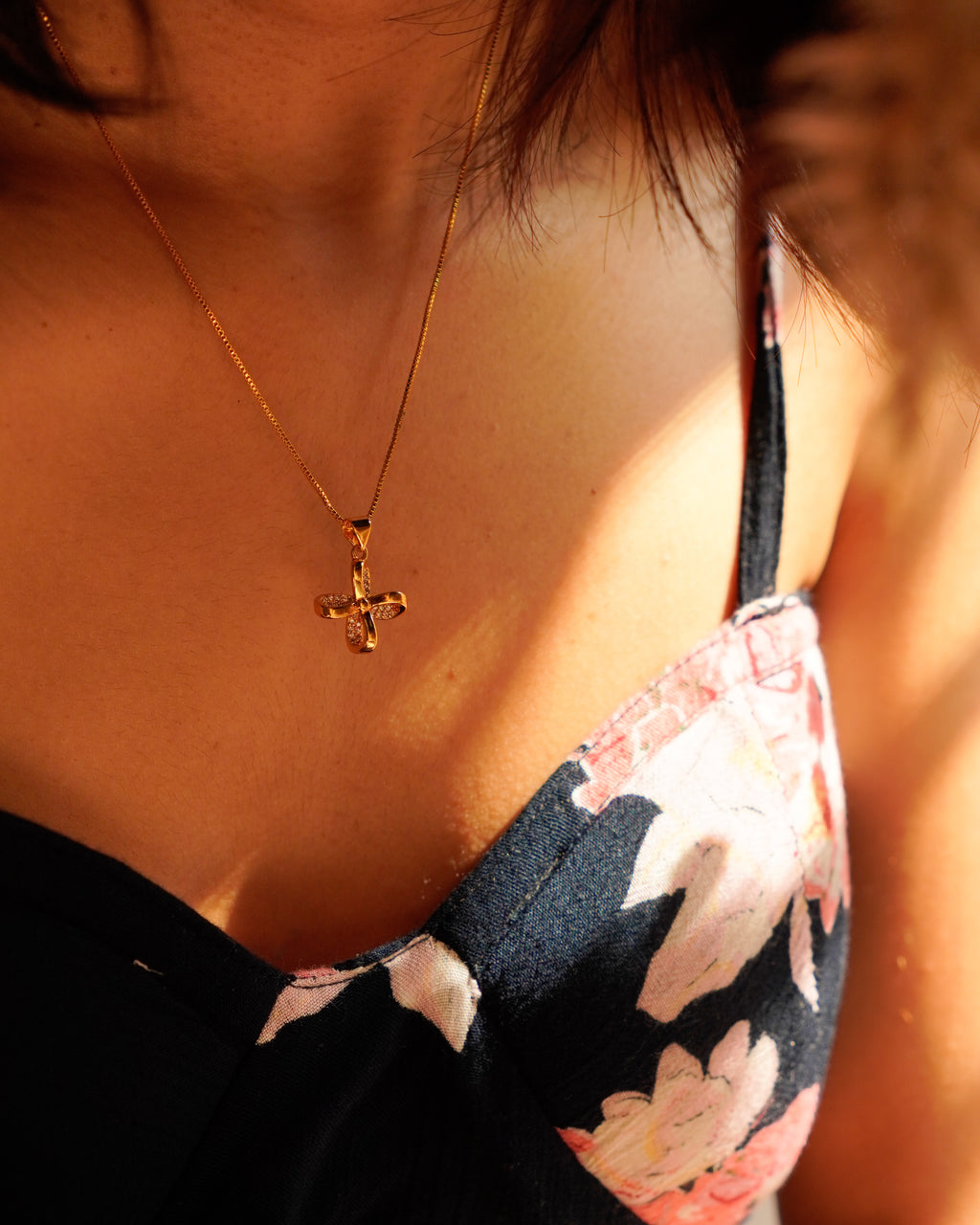 ORO- Gold-Plated Bow Pendant Set with Earrings