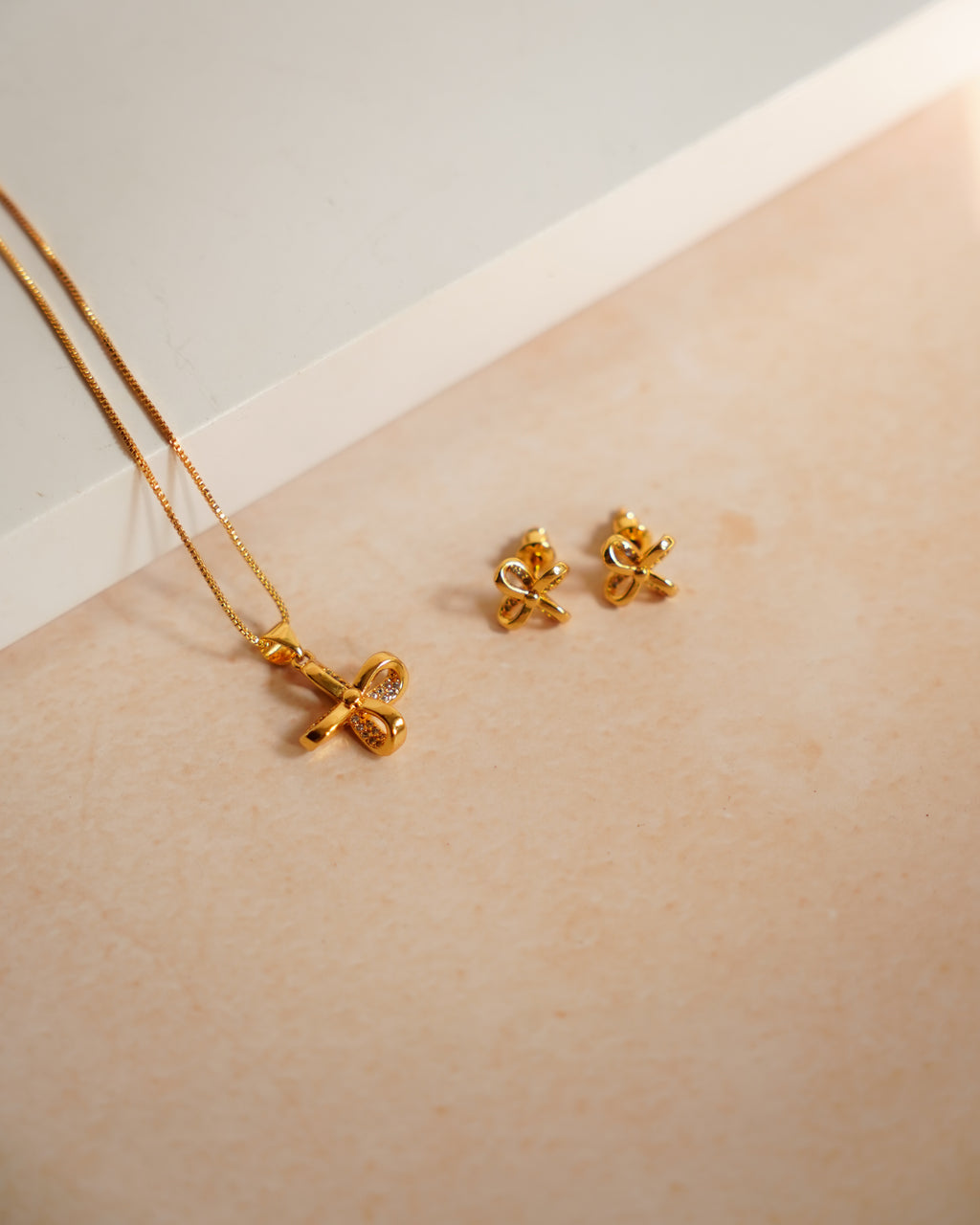 ORO- Gold-Plated Bow Pendant Set with Earrings