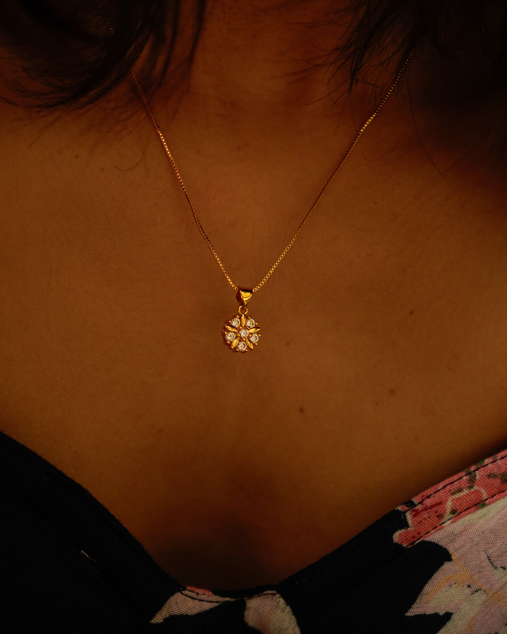 ORO- Golden Blooming Pendant set