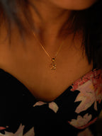 ORO- Pretty Flower Gold Plated Pendant Set