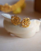 ORO- Gold Flower Necklace with Earrings