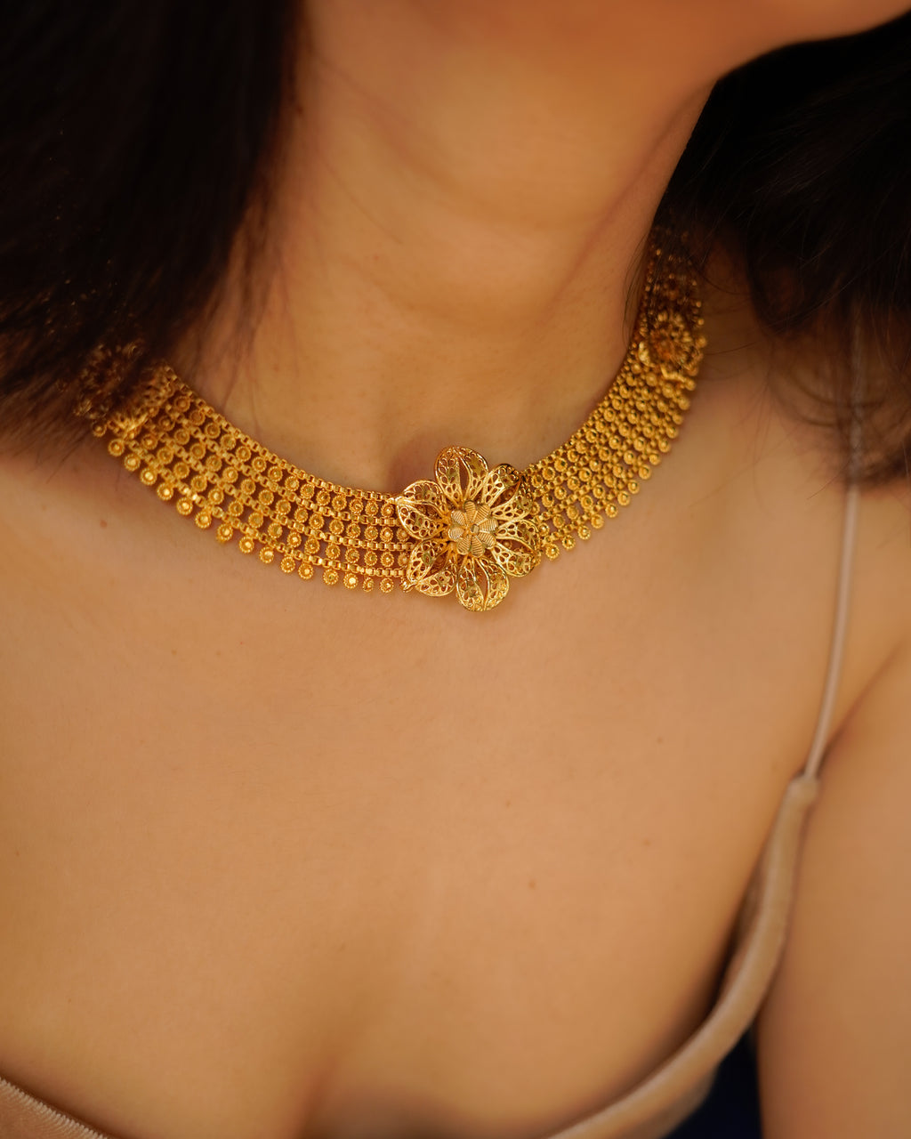 ORO- Gold Flower Necklace with Earrings
