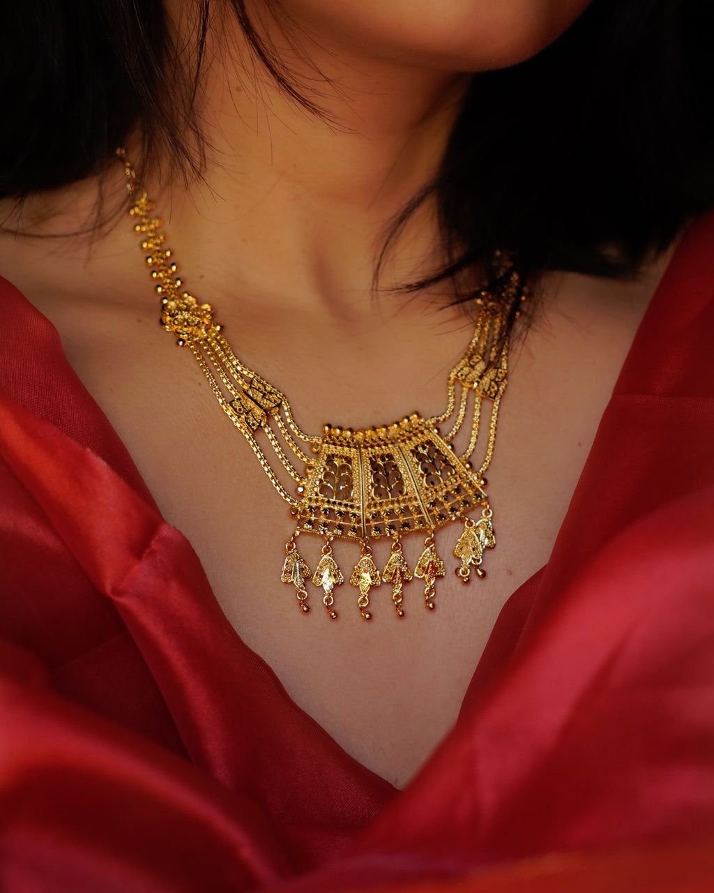 ORO-Opulent Floral Gold Necklace Set
