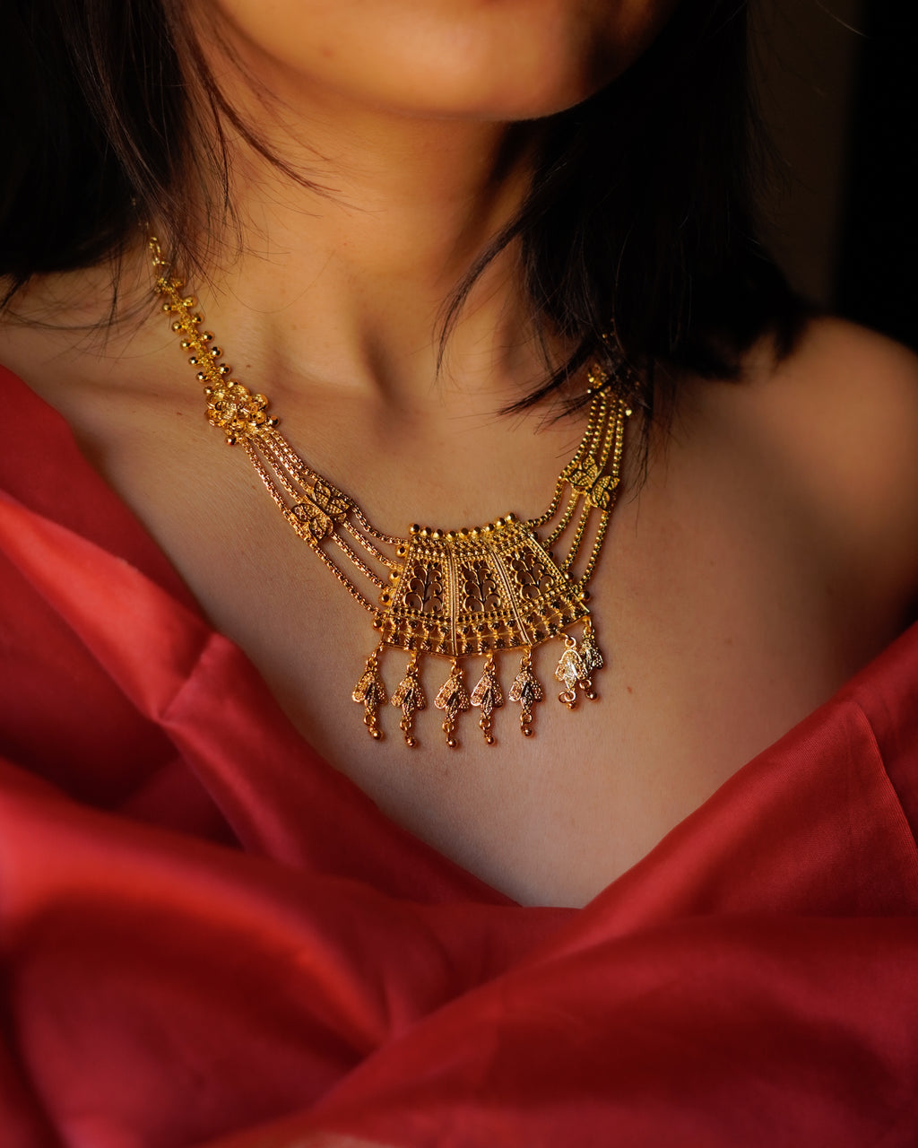 ORO-Opulent Floral Gold Necklace Set