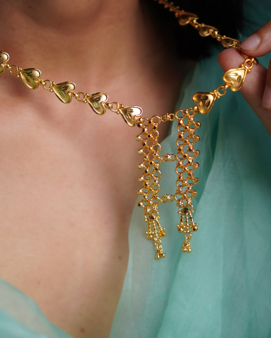 ORO- Flora Heart Motif Gold Plated Necklace & Earrings Set