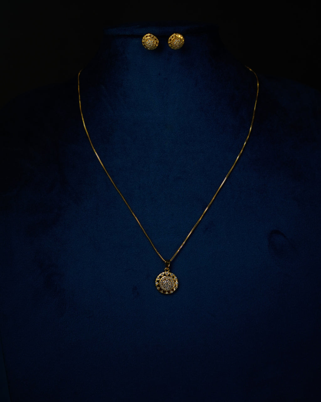 FLORA-AD Pendant Necklace & Stud Earrings Set