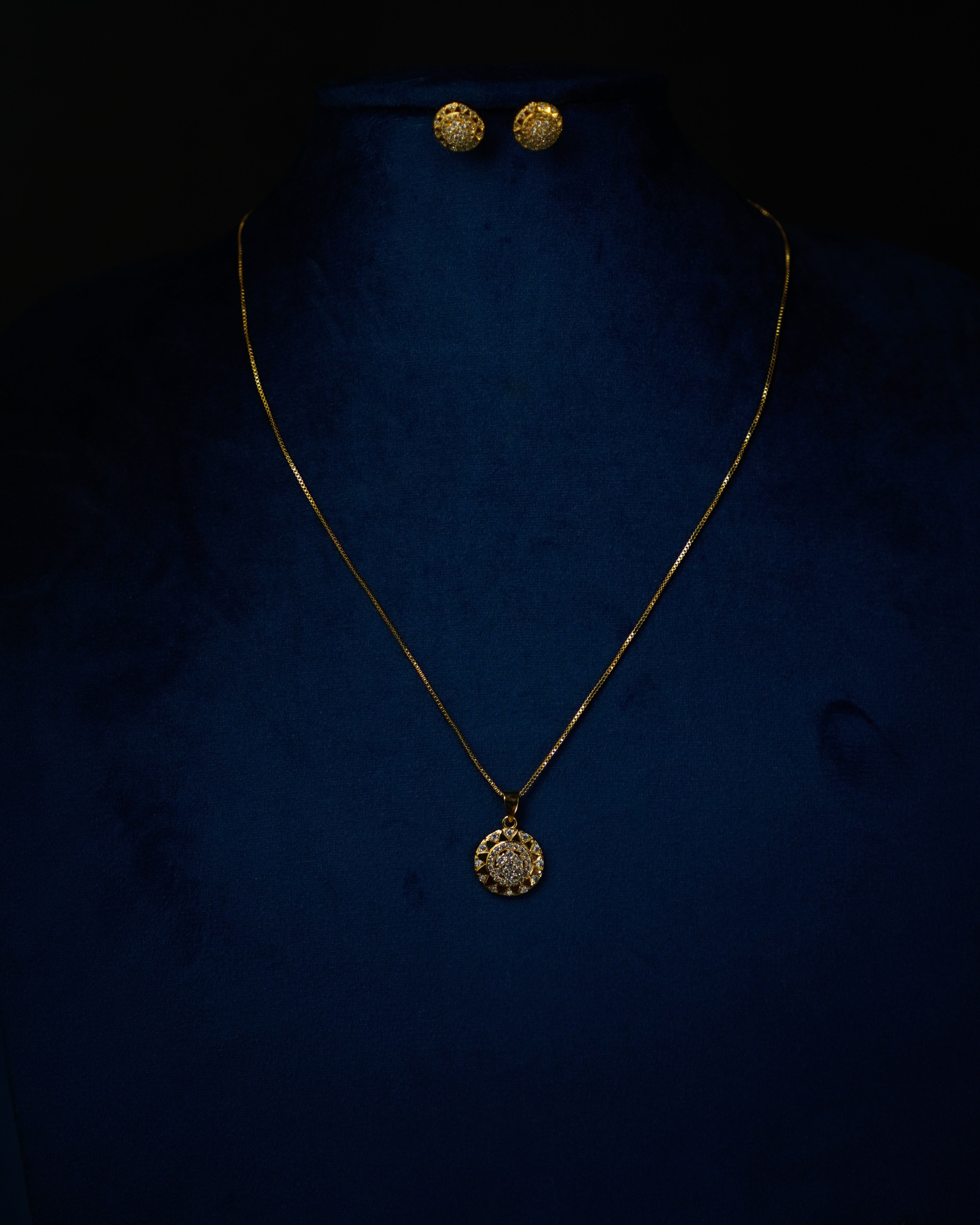 FLORA-AD Pendant Necklace & Stud Earrings Set