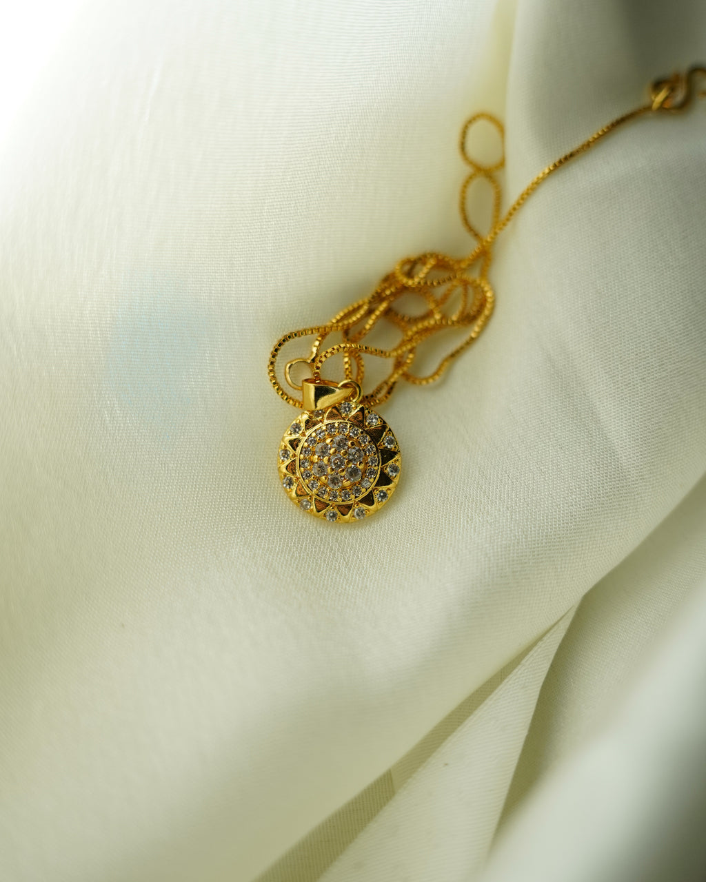 FLORA-AD Pendant Necklace & Stud Earrings Set