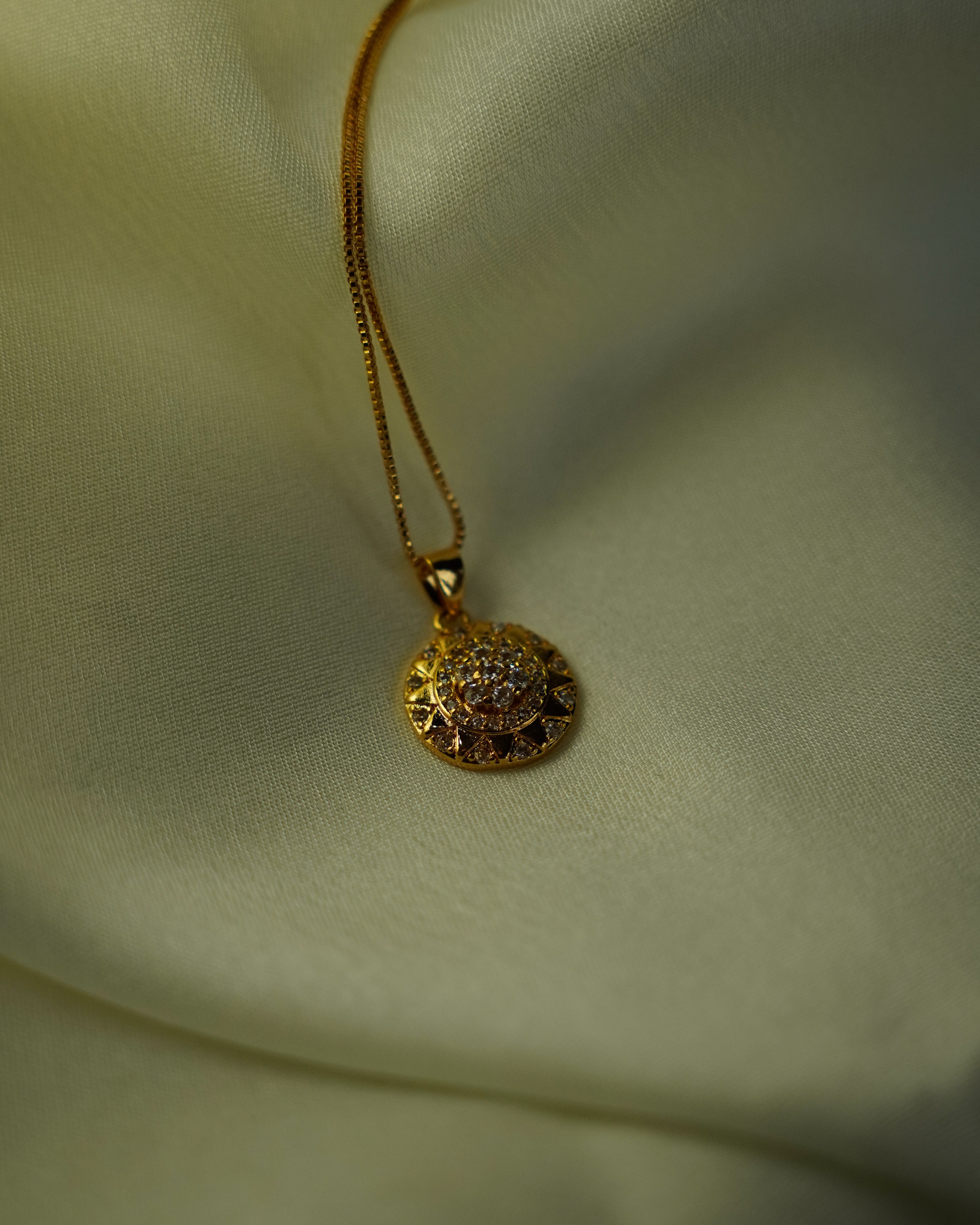 FLORA-AD Pendant Necklace & Stud Earrings Set