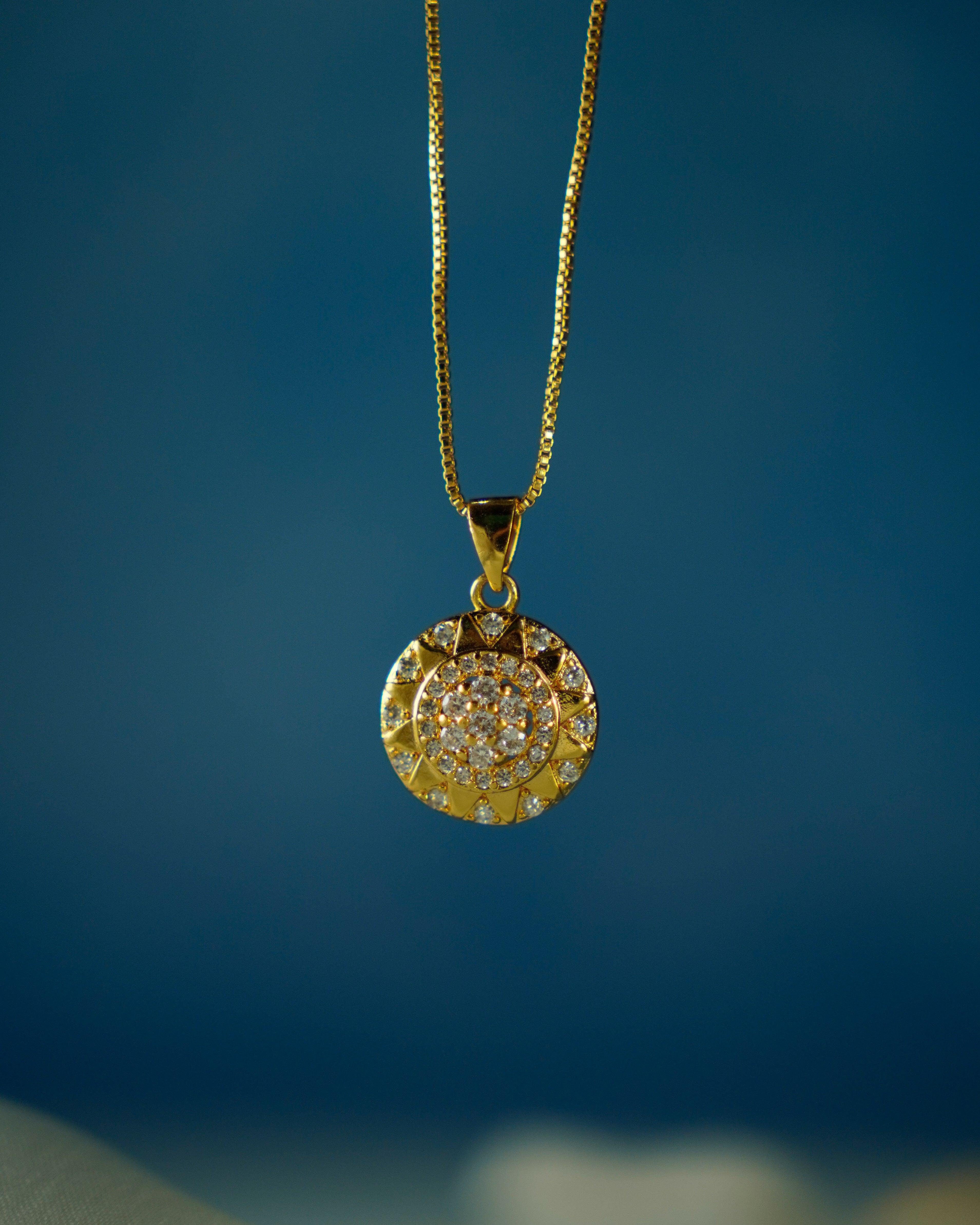FLORA-AD Pendant Necklace & Stud Earrings Set
