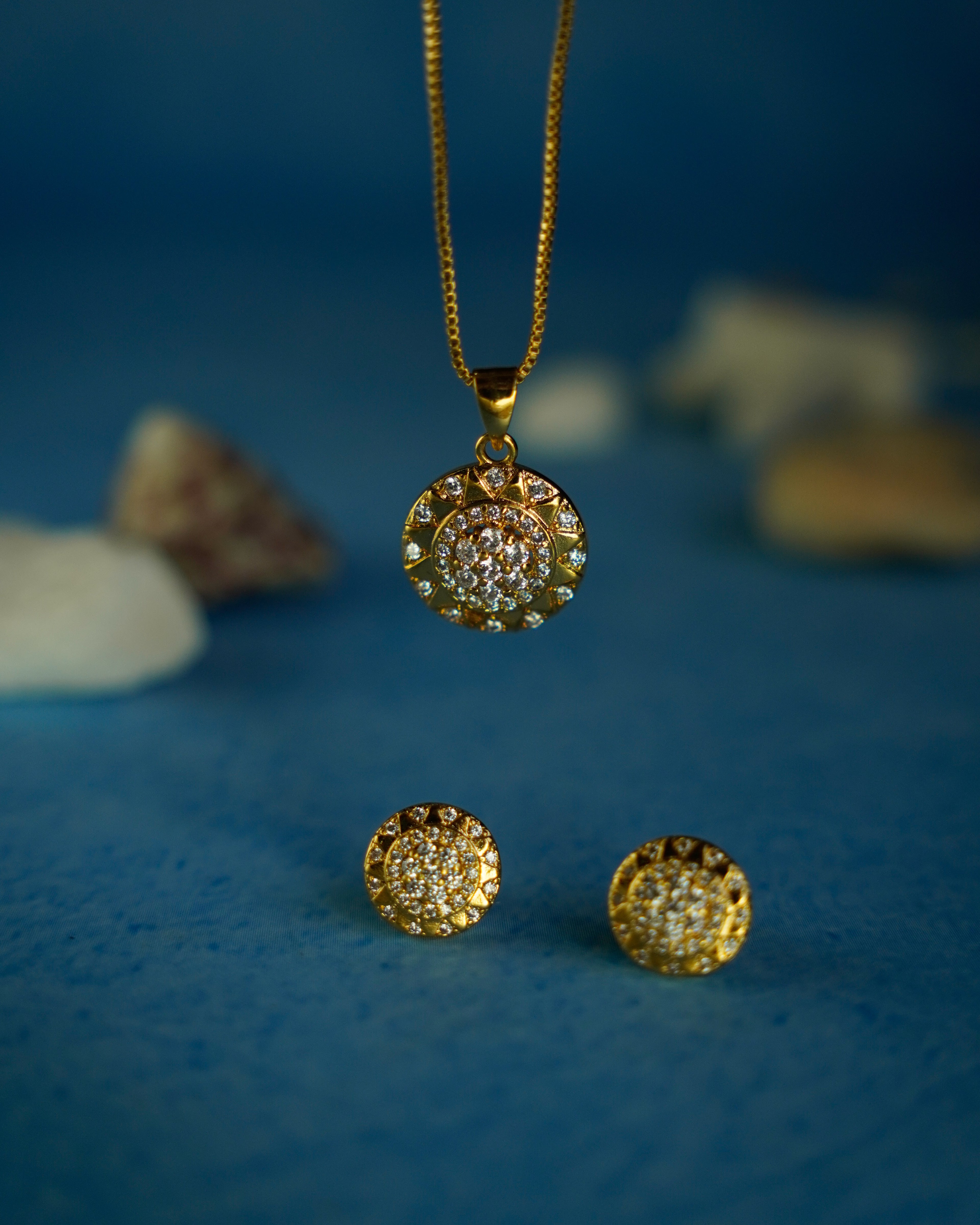 FLORA-AD Pendant Necklace & Stud Earrings Set
