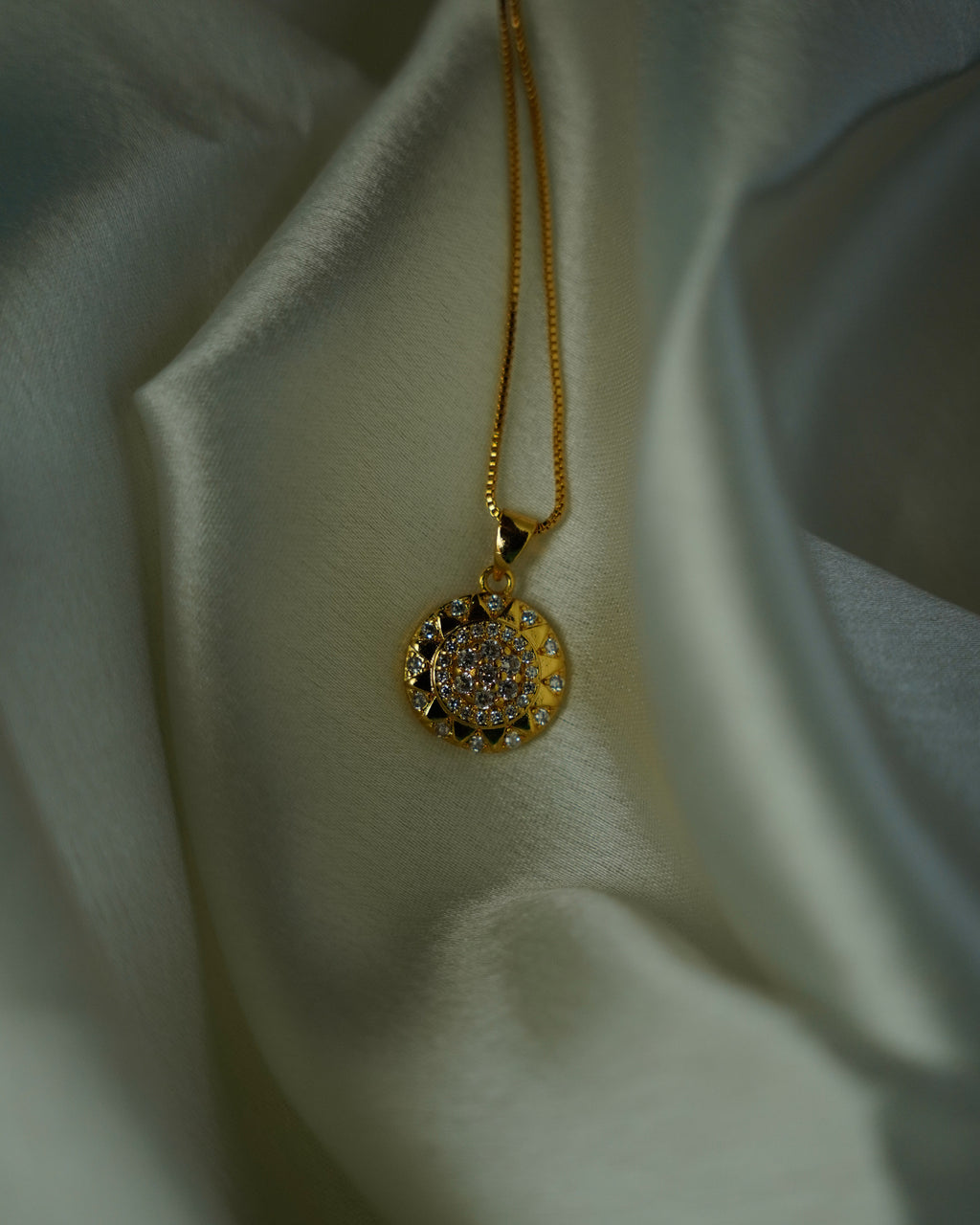 FLORA-AD Pendant Necklace & Stud Earrings Set