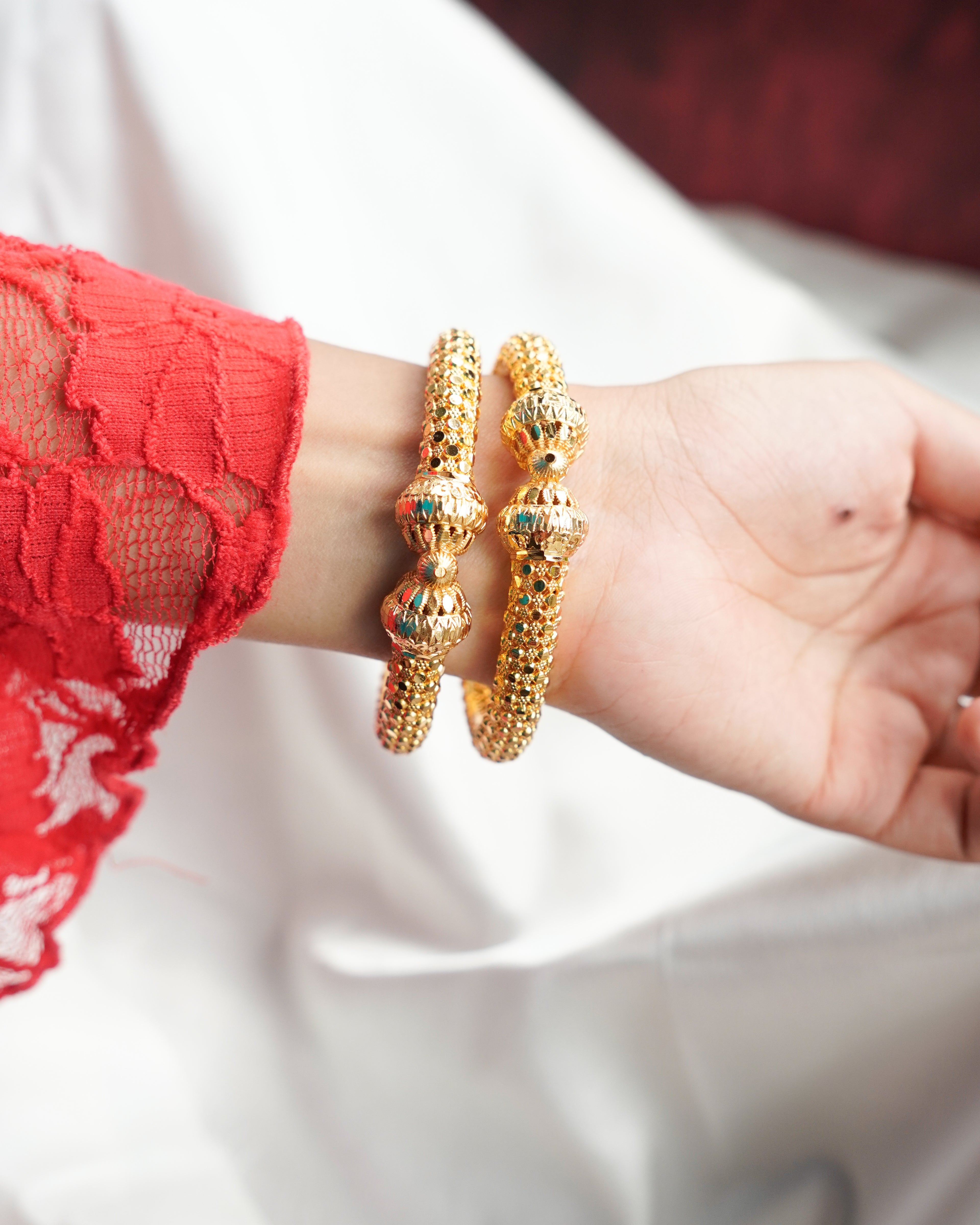 ORO-Textured Gold Bangles with Classic Detailing