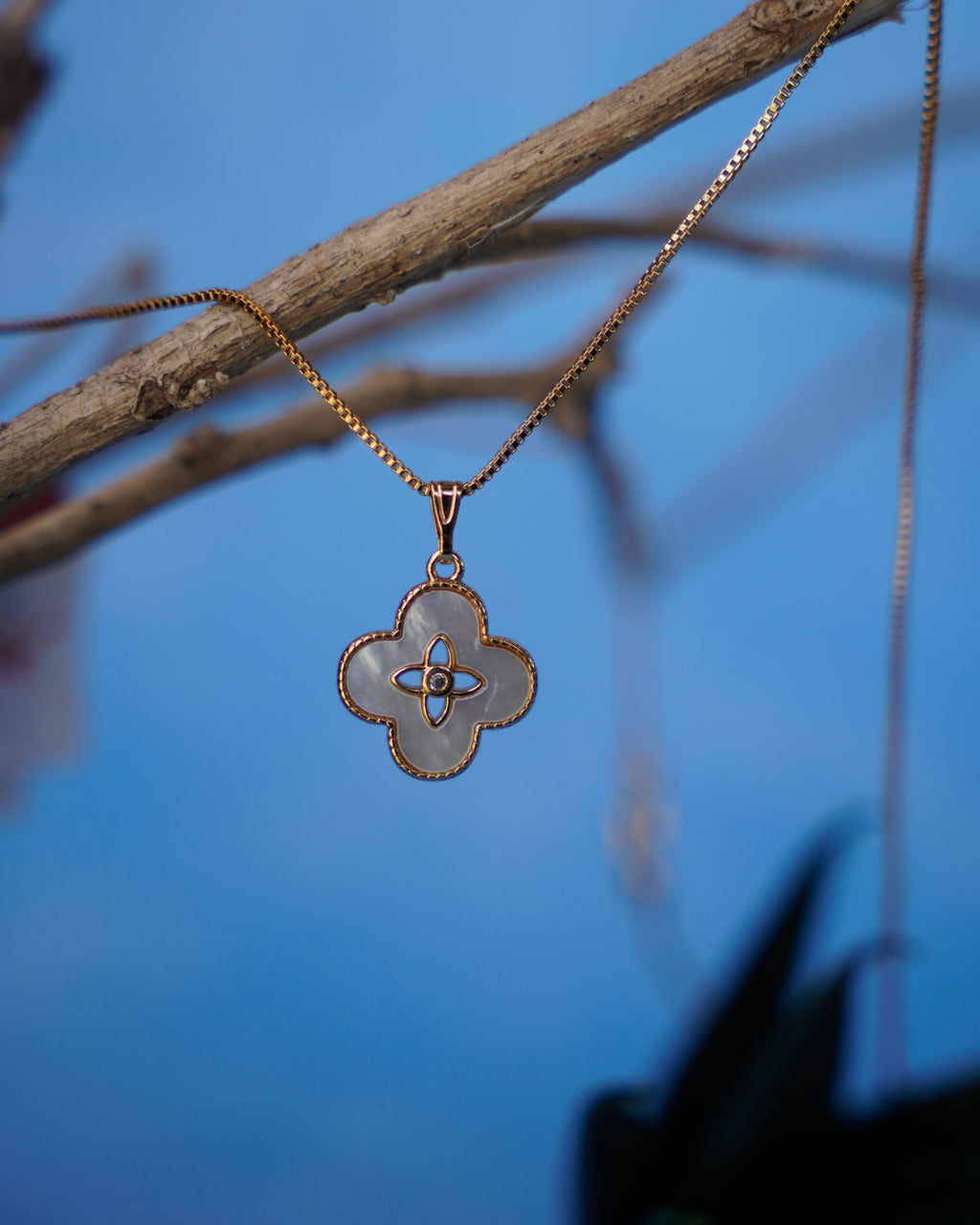 FLORA- Anti-Tarnish Gold Finish Clover Pendant Necklace with Mother of Pearl Detail
