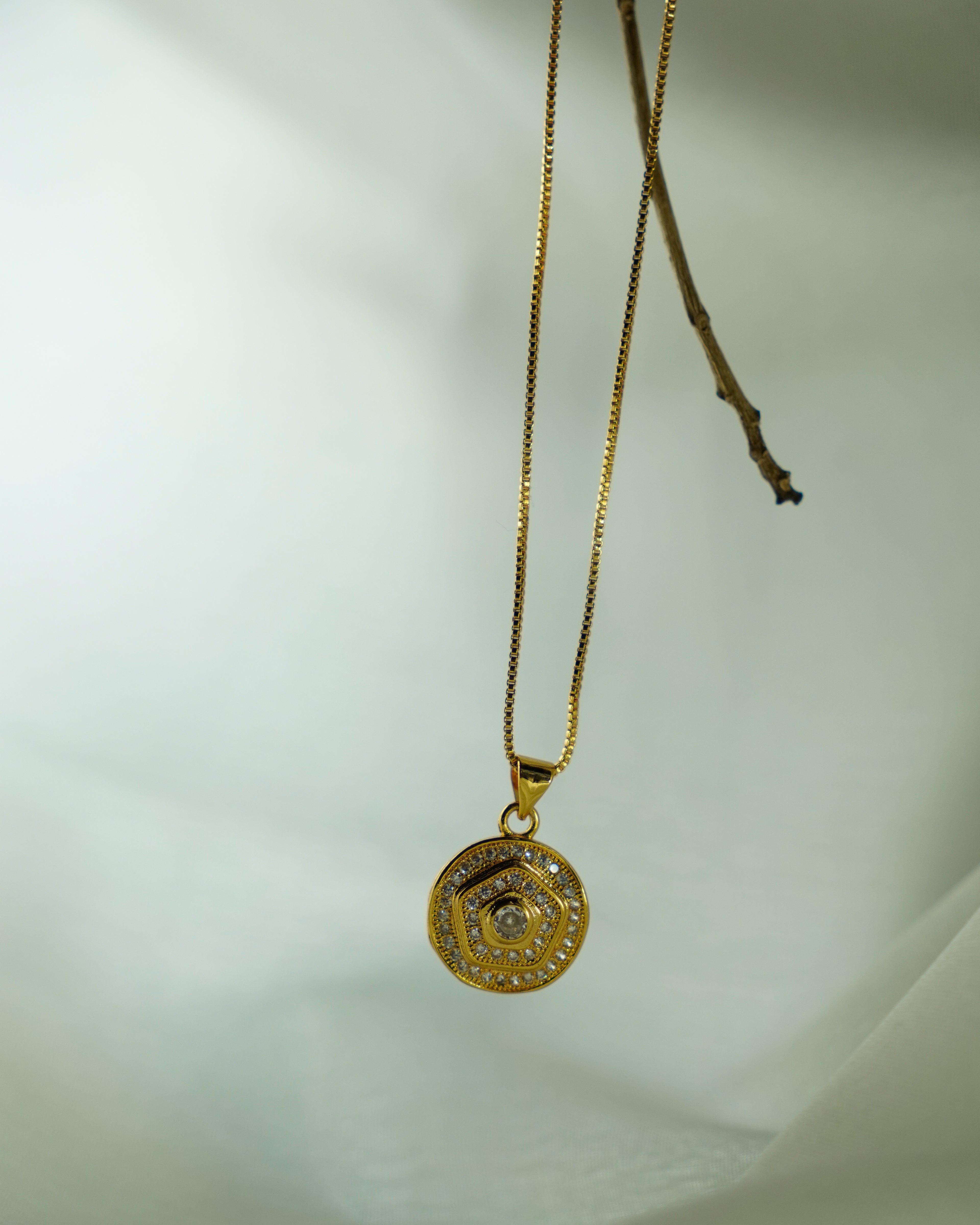 FLORA- Intricately Designed Gold Pendant & Earrings
